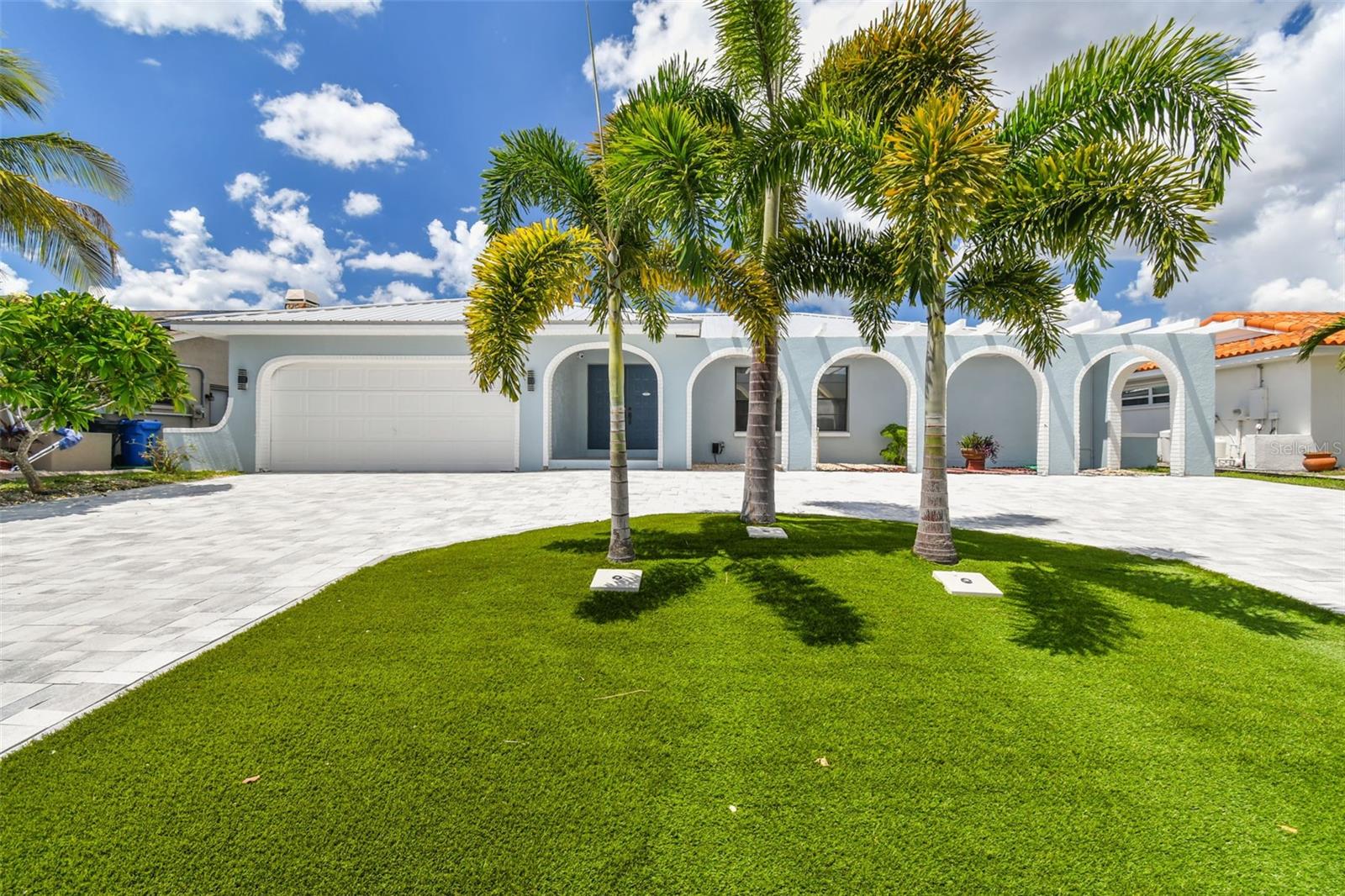 919 CHIPAWAY DRIVE