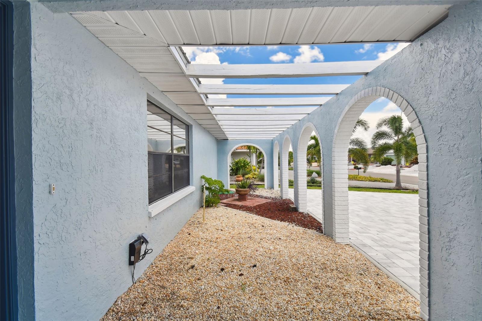 919 CHIPAWAY DRIVE