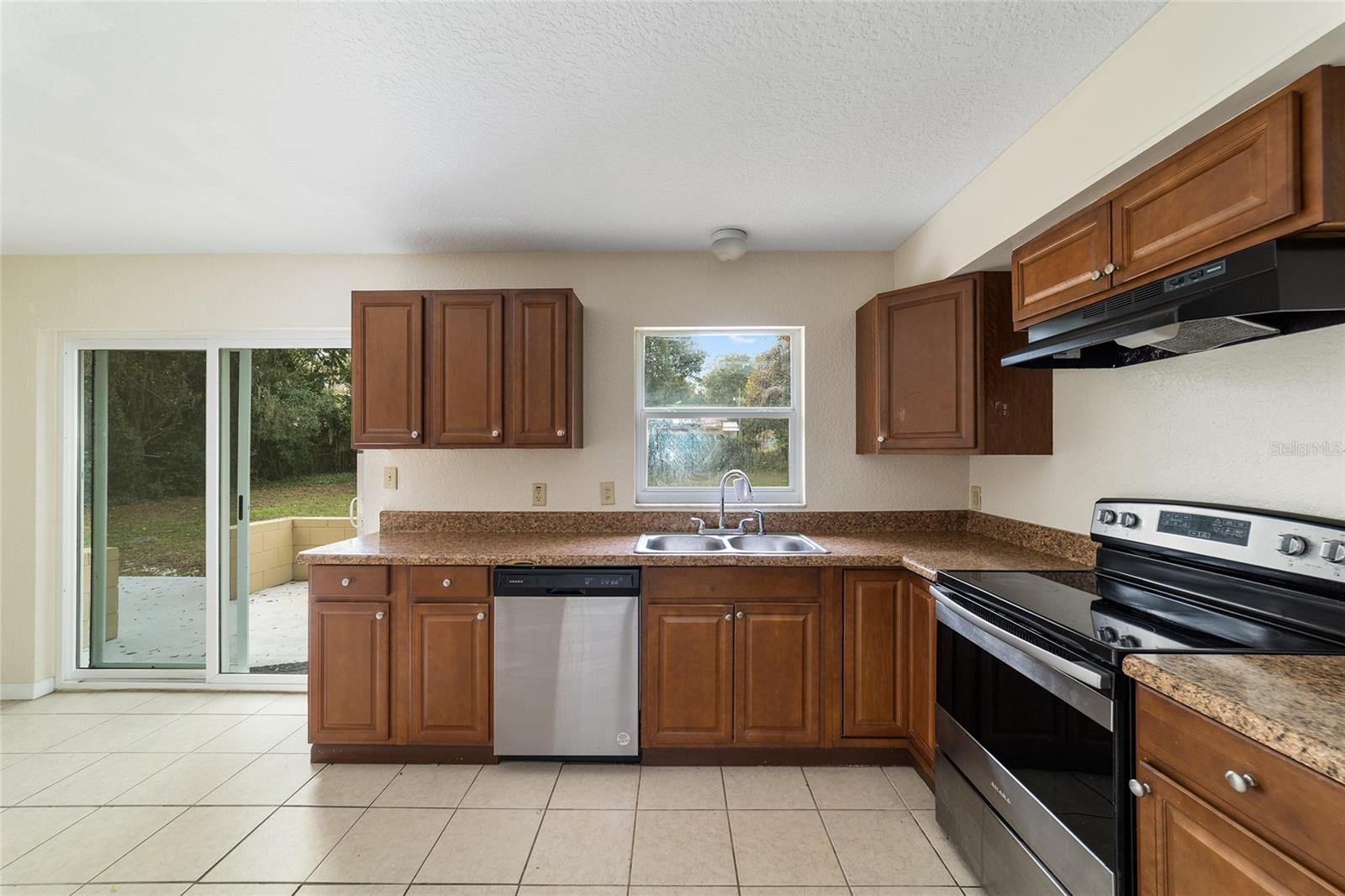 ROY MIMS - Residential Lease