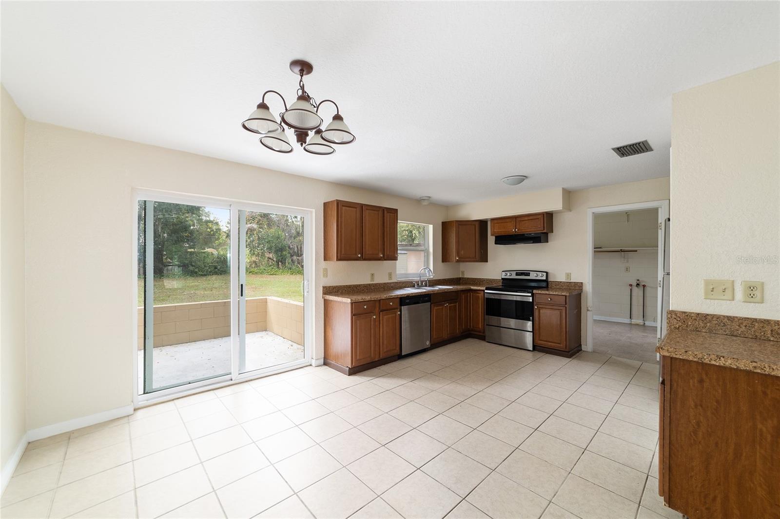 ROY MIMS - Residential Lease