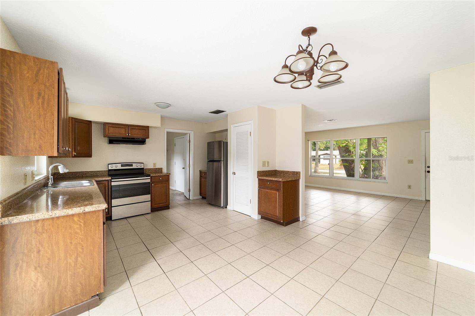 ROY MIMS - Residential Lease