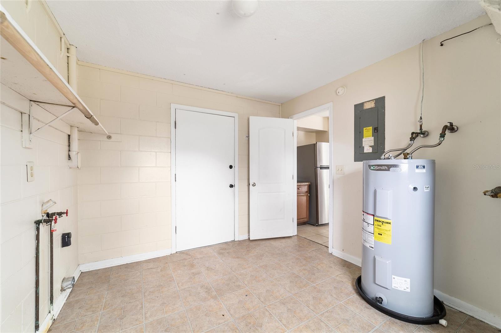 ROY MIMS - Residential Lease