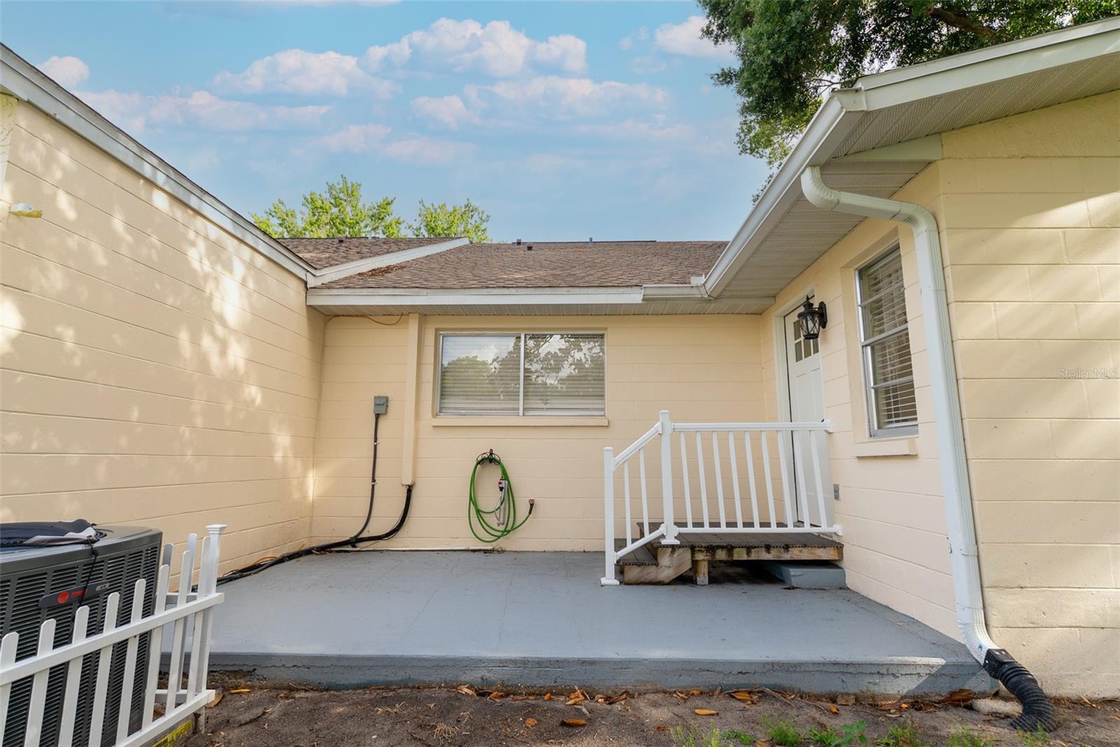 CIRCLE SQUARE WOODS - Residential