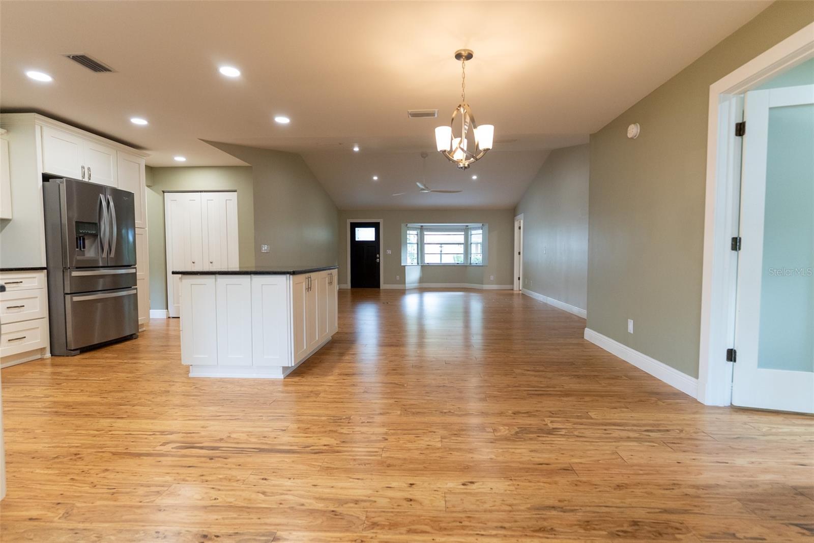 CIRCLE SQUARE WOODS - Residential