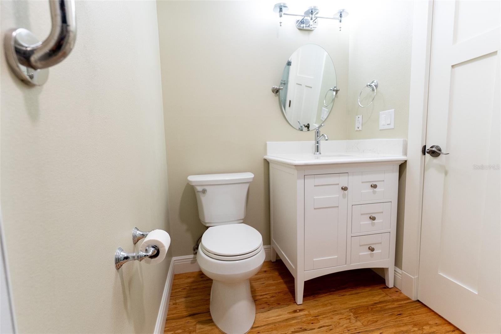 CIRCLE SQUARE WOODS - Residential