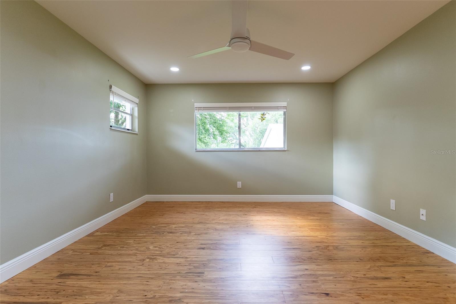 CIRCLE SQUARE WOODS - Residential