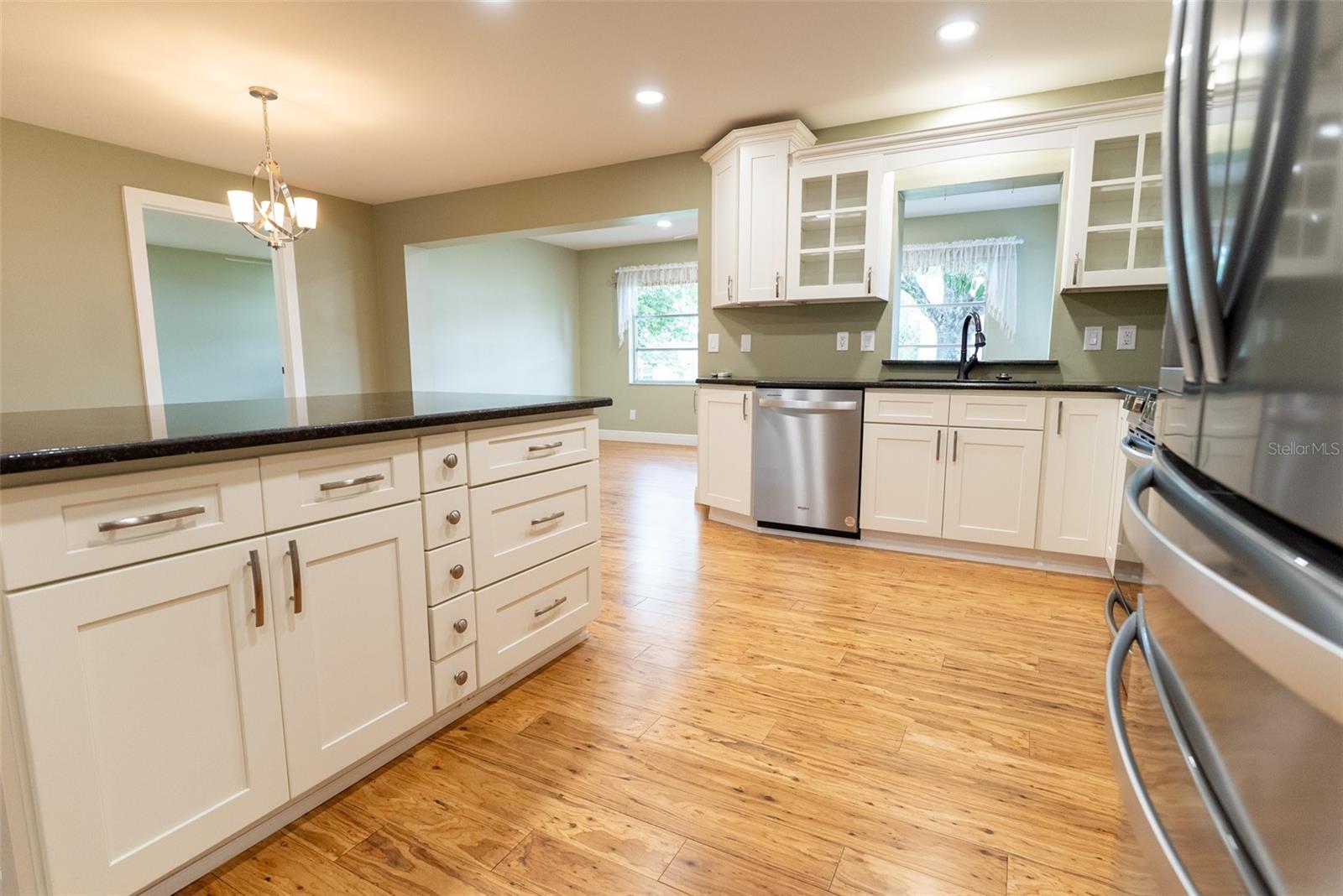 CIRCLE SQUARE WOODS - Residential