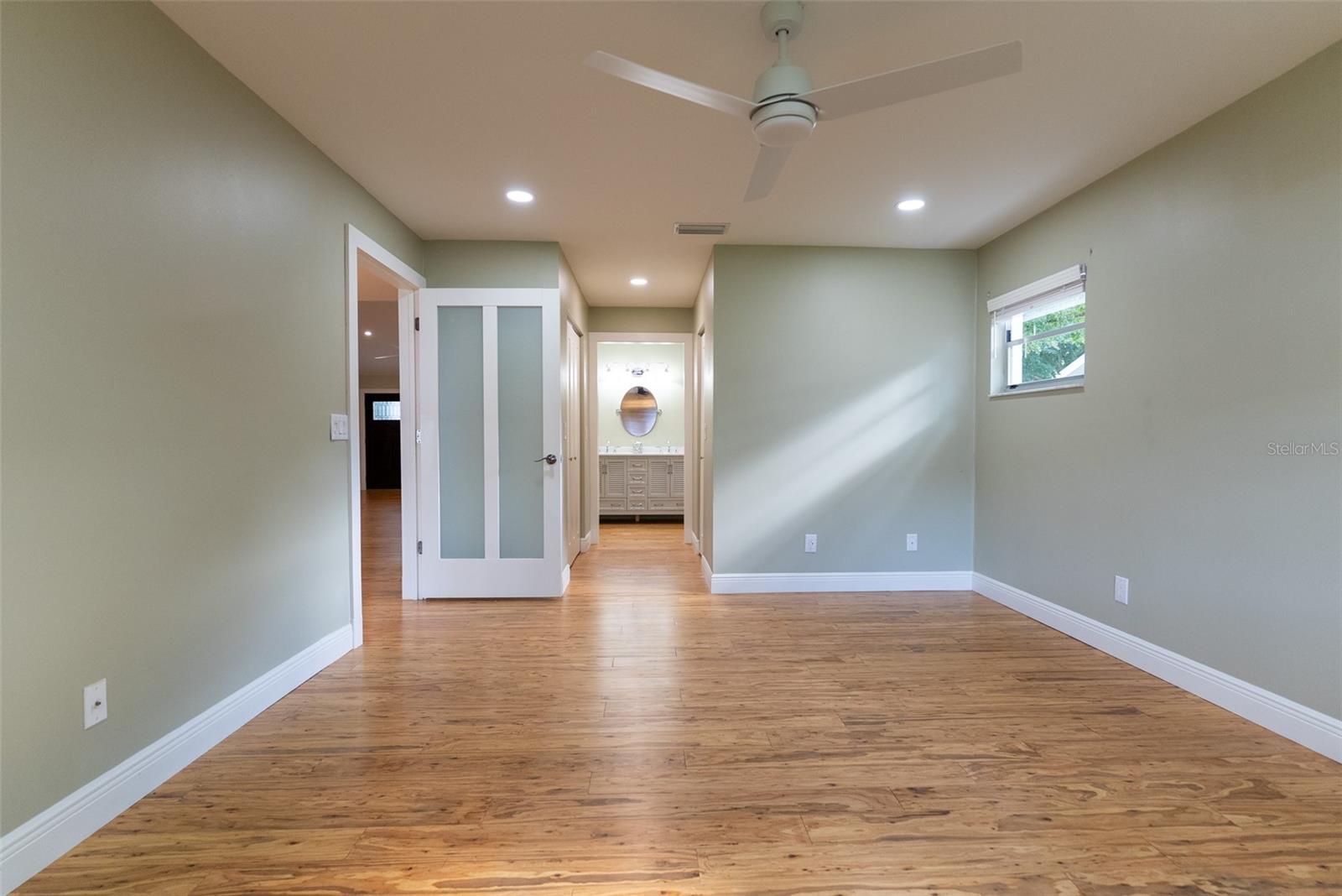 CIRCLE SQUARE WOODS - Residential