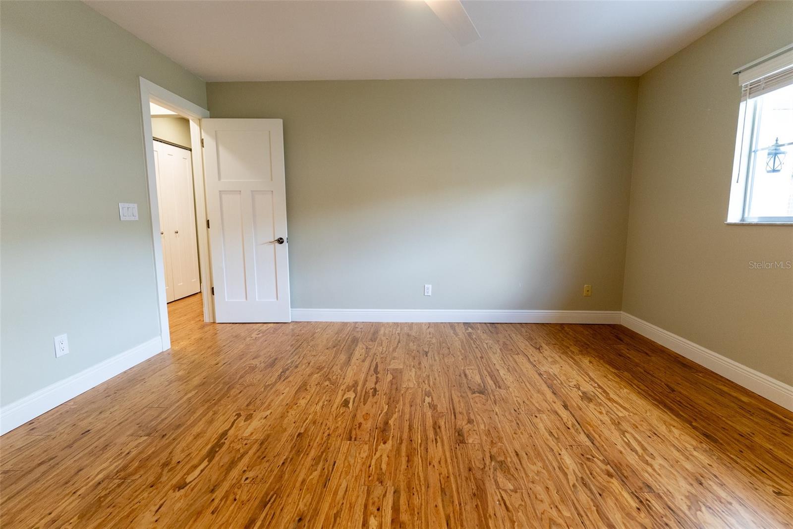 CIRCLE SQUARE WOODS - Residential