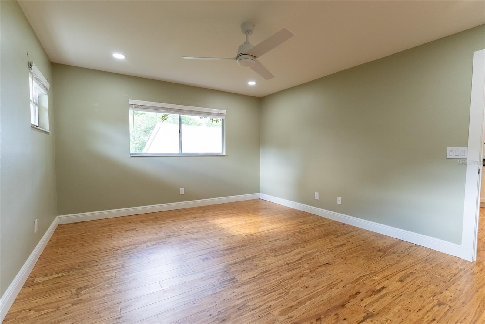CIRCLE SQUARE WOODS - Residential