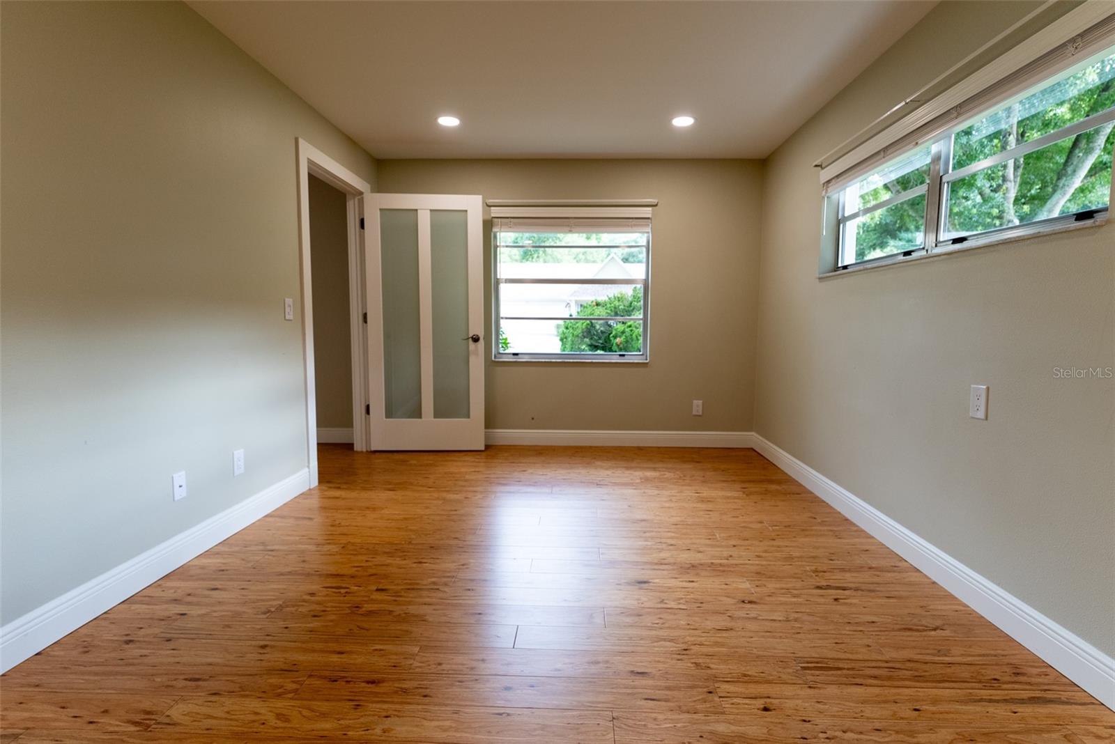 CIRCLE SQUARE WOODS - Residential