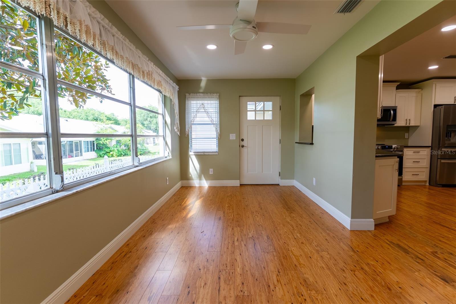 CIRCLE SQUARE WOODS - Residential
