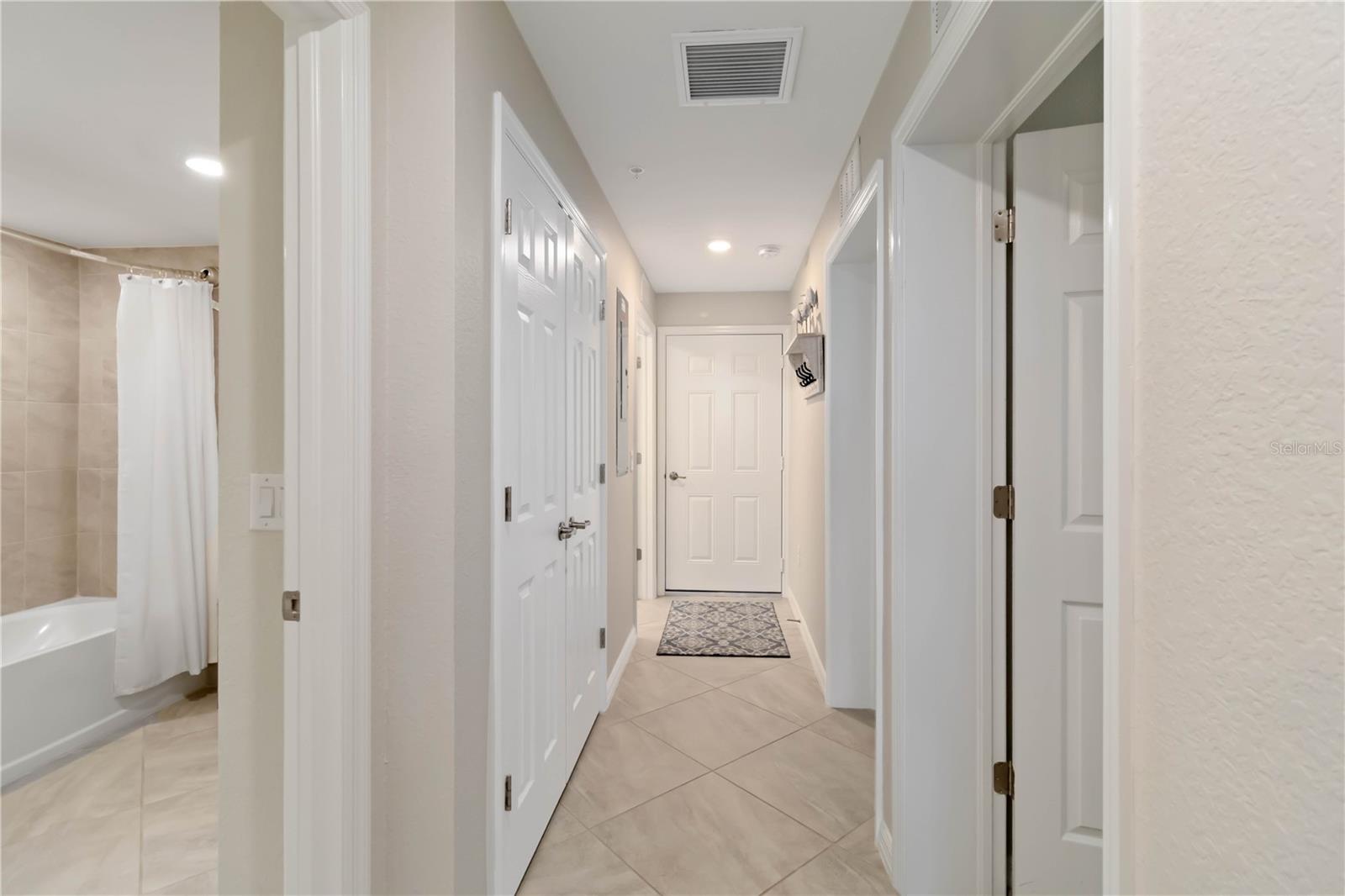 SARASOTA NATIONAL - Residential Lease