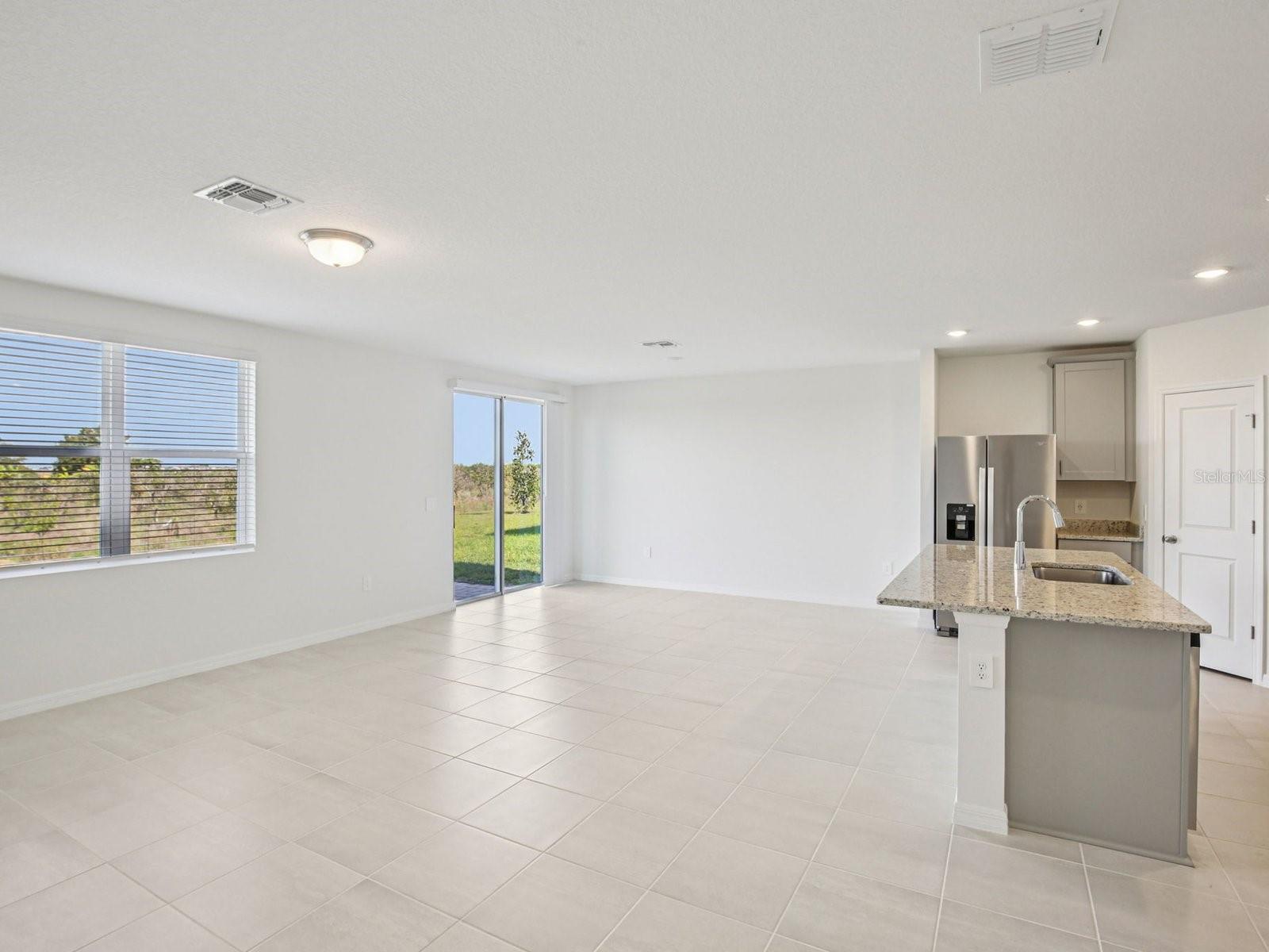 823 SUNSHOWER DRIVE