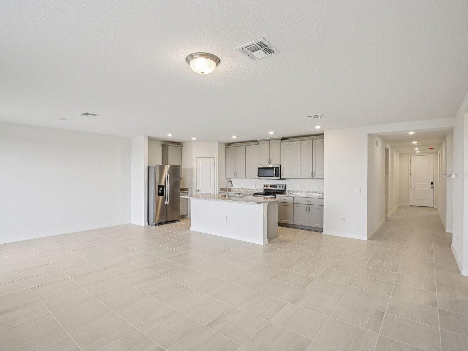 823 SUNSHOWER DRIVE