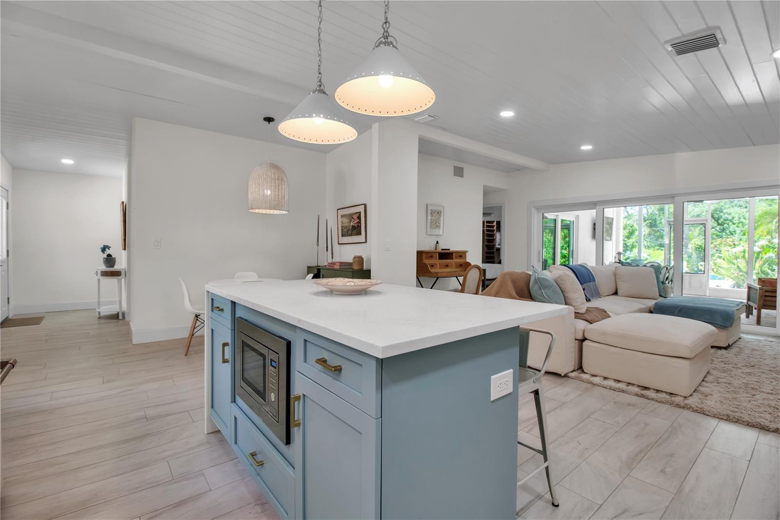 LONGBEACH ON LONGBOAT KEY - Residential Lease