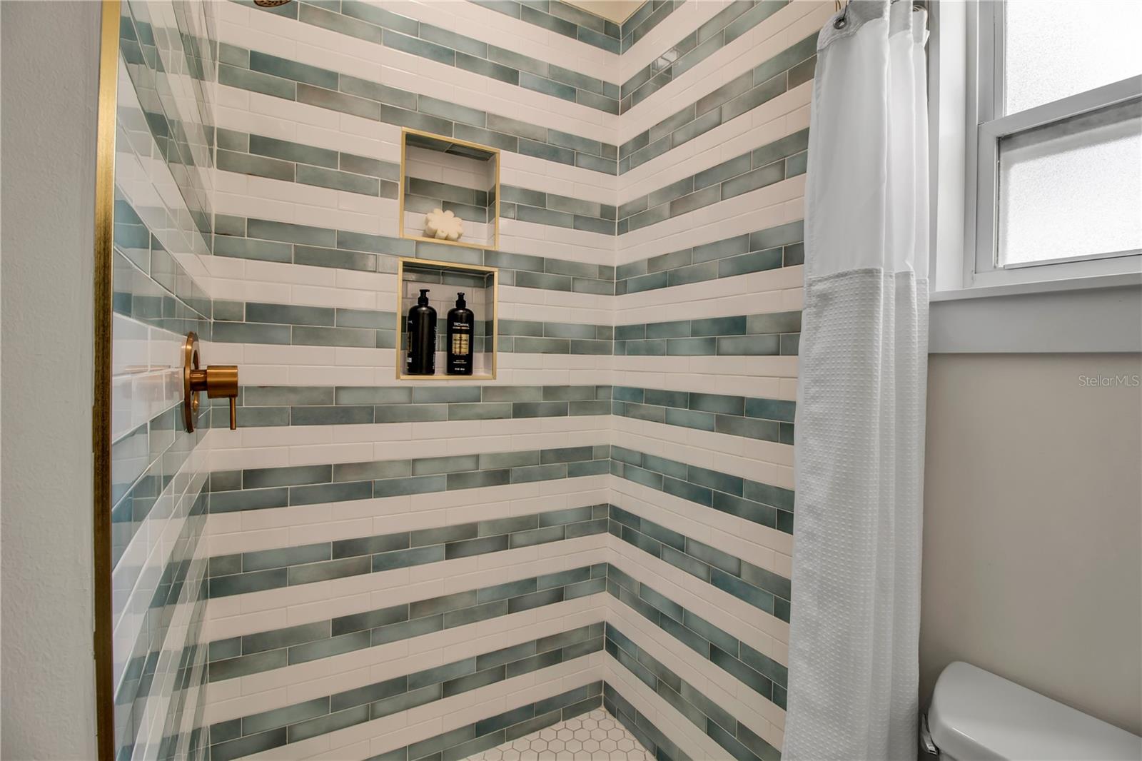 LONGBEACH ON LONGBOAT KEY - Residential Lease