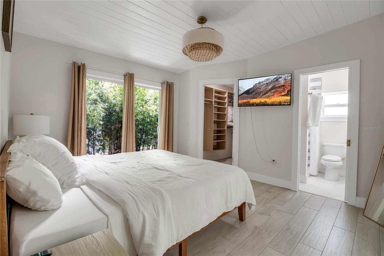 LONGBEACH ON LONGBOAT KEY - Residential Lease