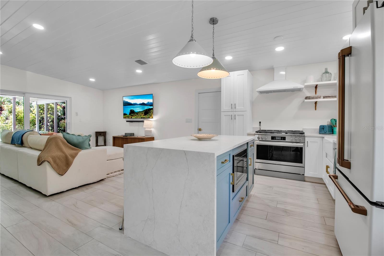 LONGBEACH ON LONGBOAT KEY - Residential Lease