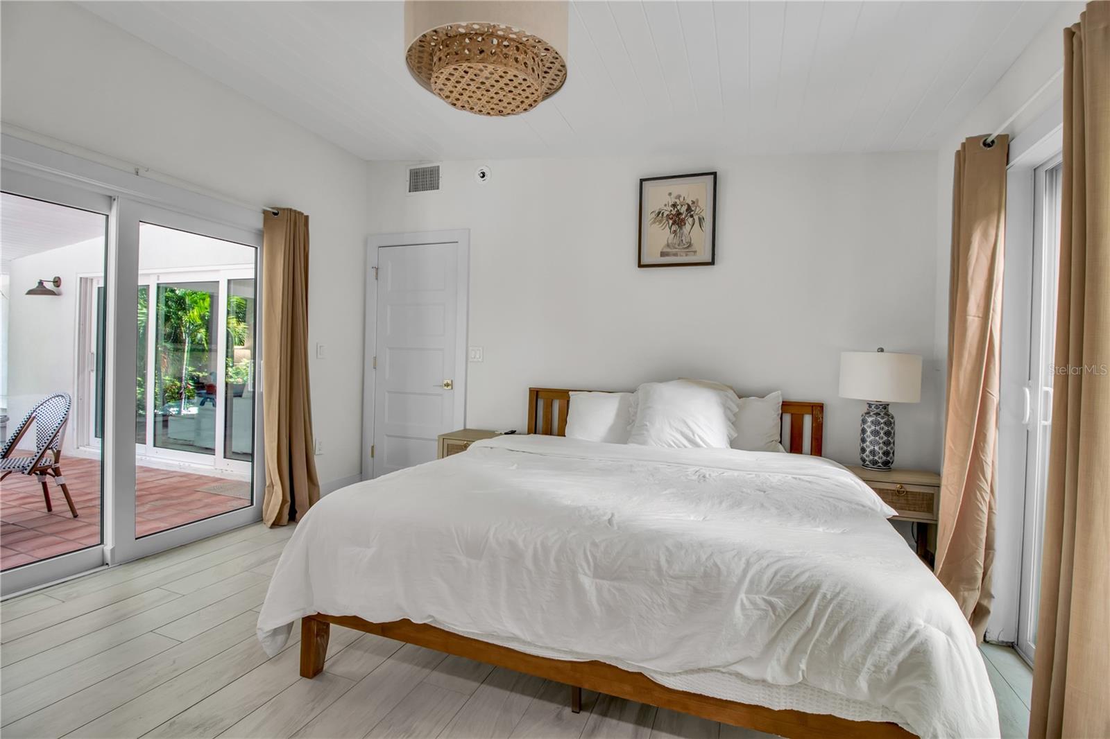 LONGBEACH ON LONGBOAT KEY - Residential Lease