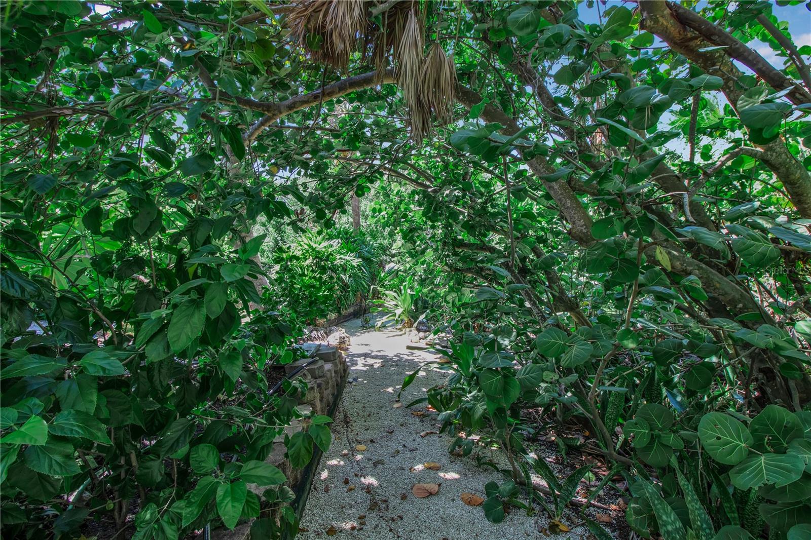 LONGBEACH ON LONGBOAT KEY - Residential Lease