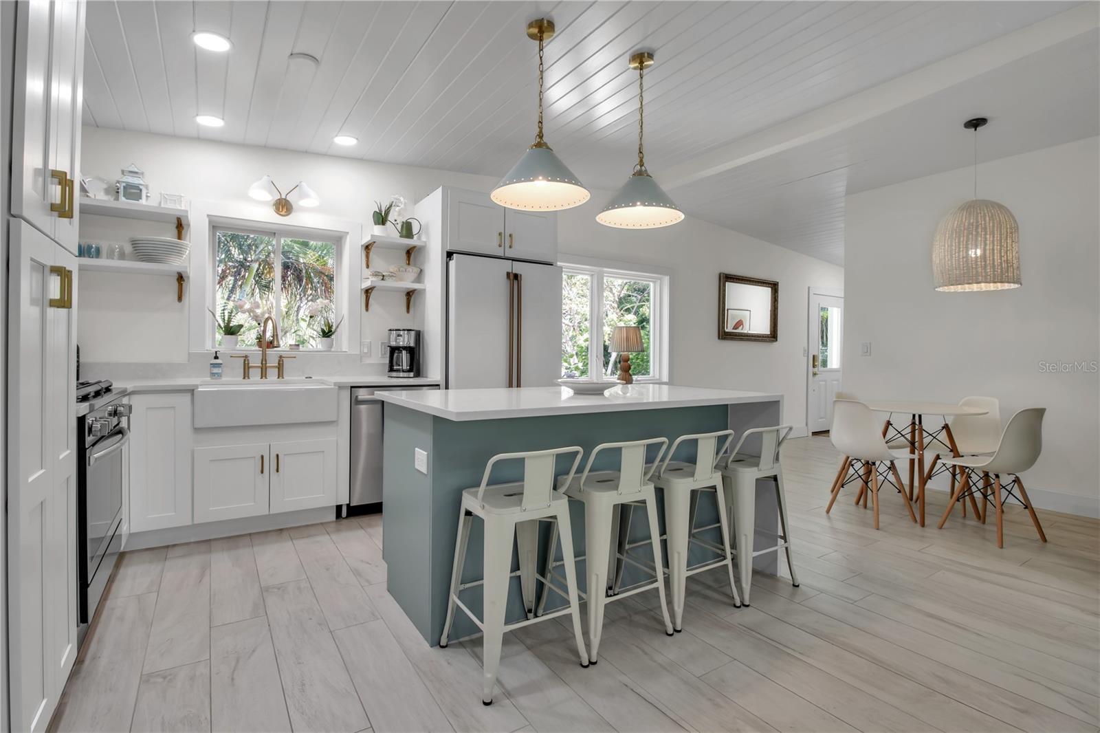 LONGBEACH ON LONGBOAT KEY - Residential Lease