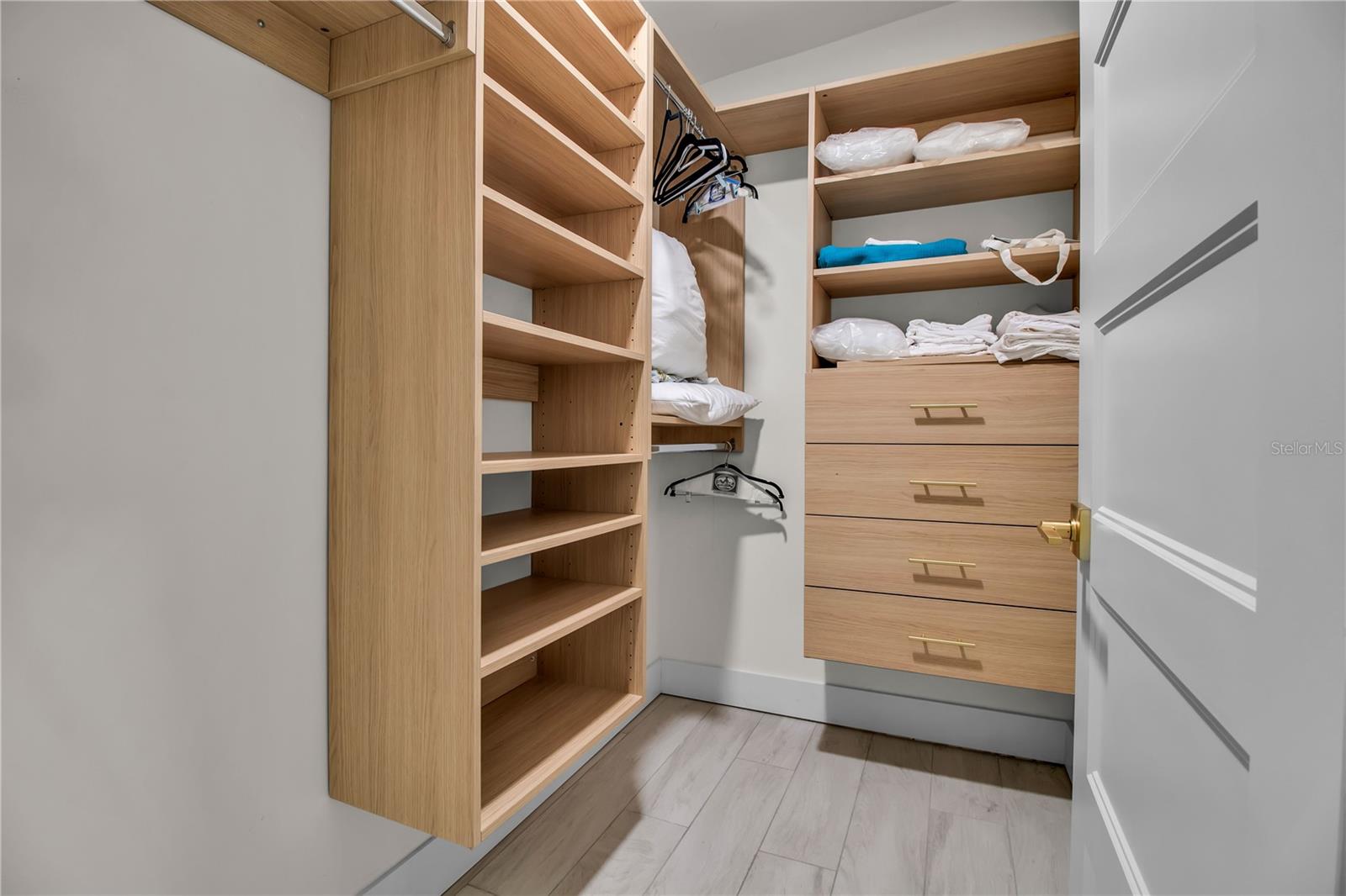 LONGBEACH ON LONGBOAT KEY - Residential Lease