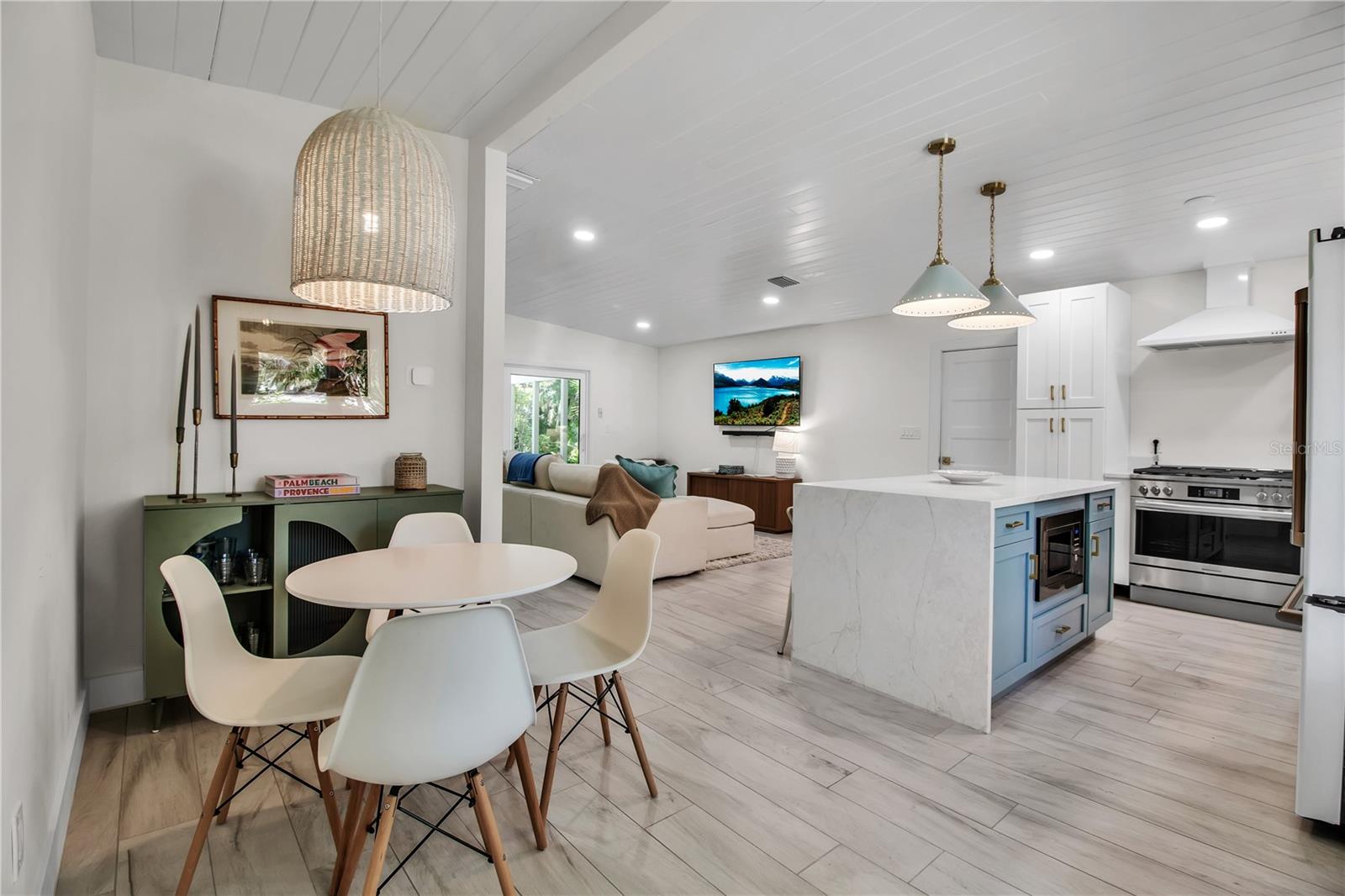 LONGBEACH ON LONGBOAT KEY - Residential Lease