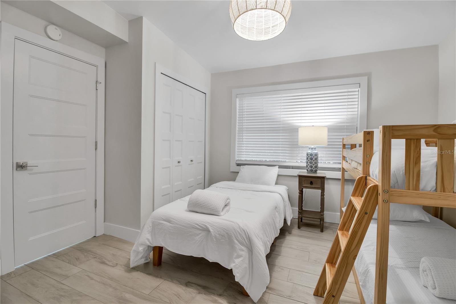 LONGBEACH ON LONGBOAT KEY - Residential Lease