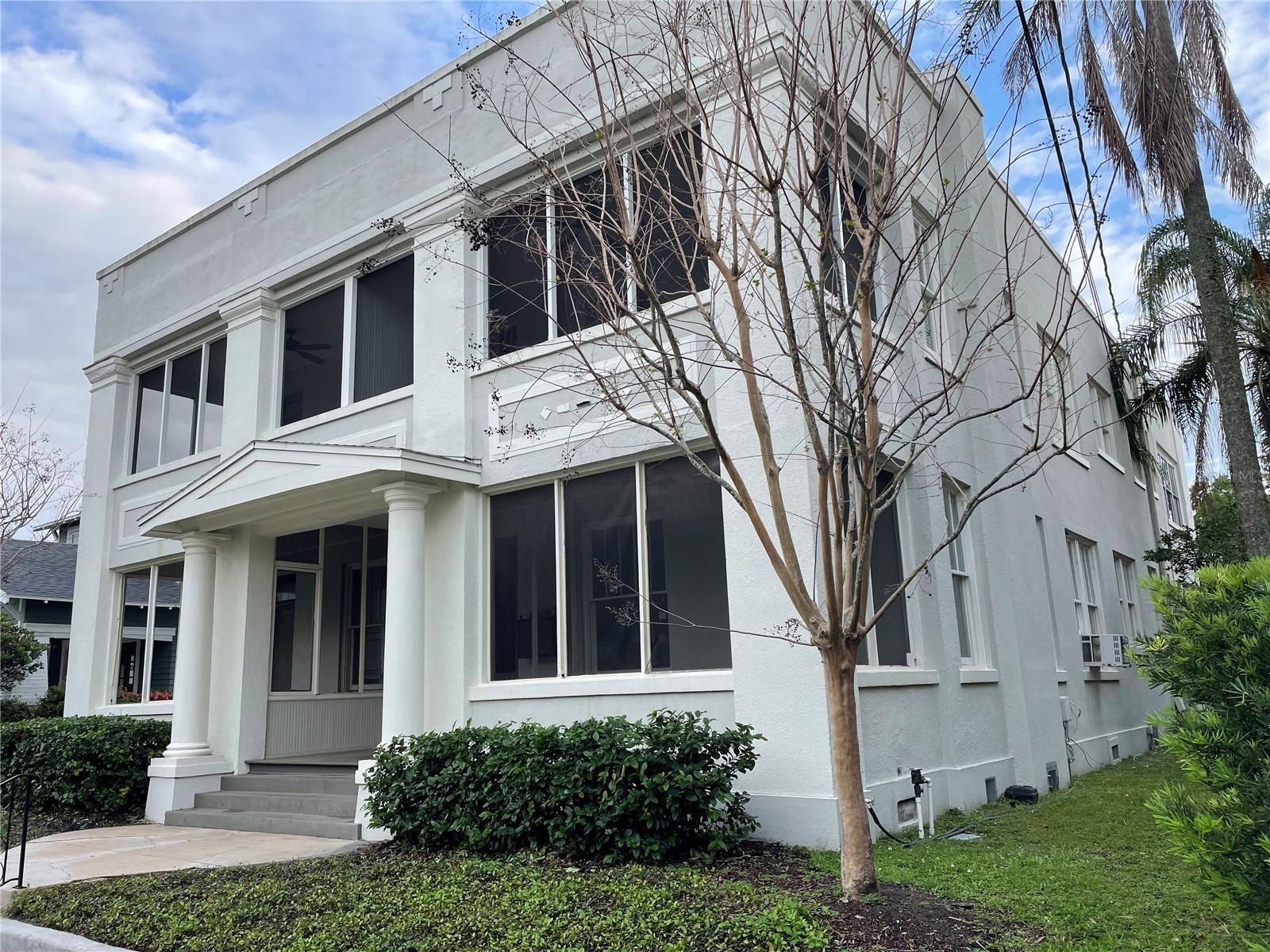 HYDE PARK WEST - Residential Lease