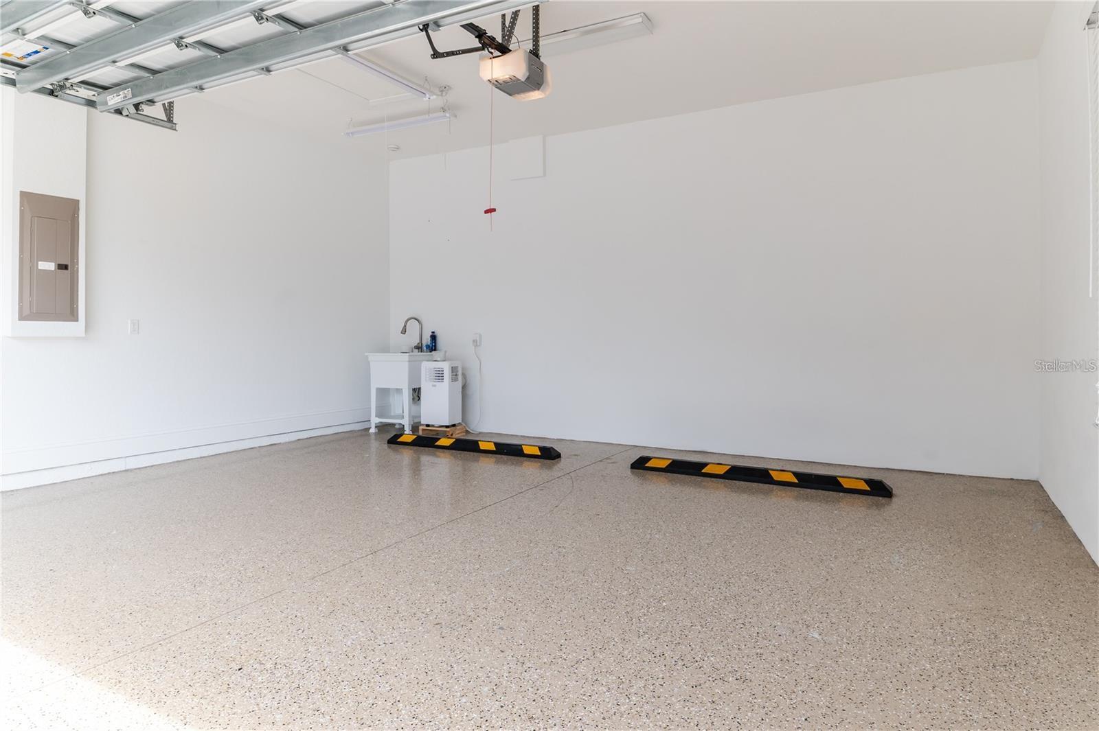 CASABELLA - Residential Lease