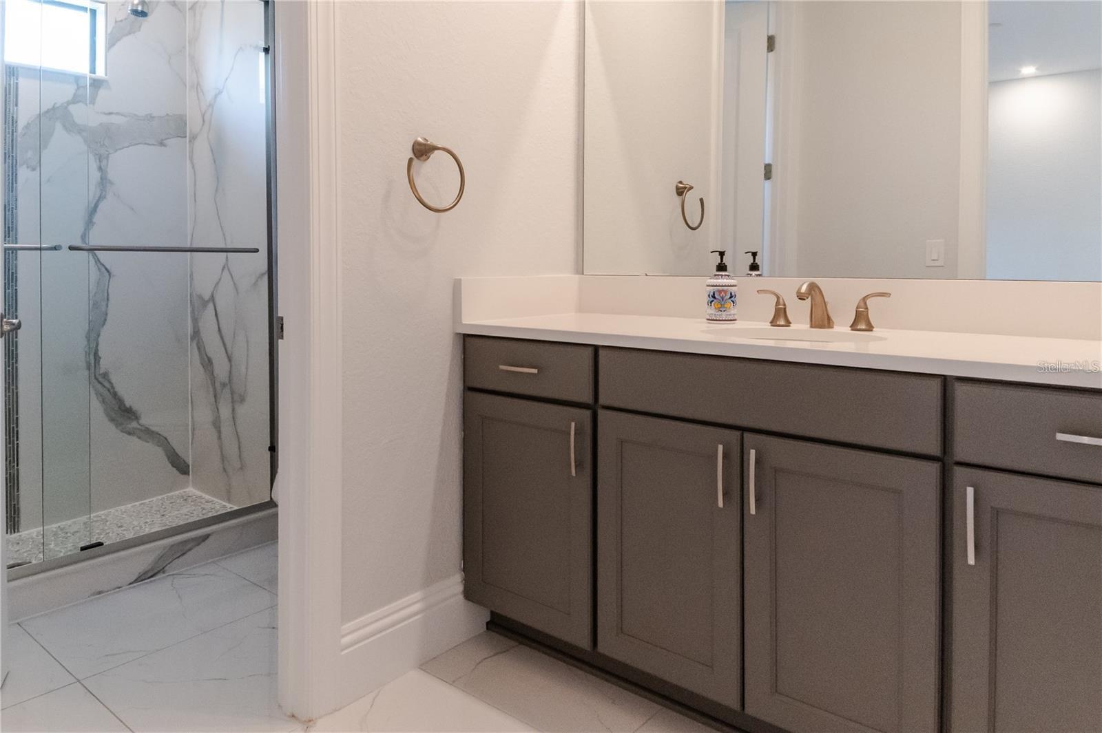 CASABELLA - Residential Lease