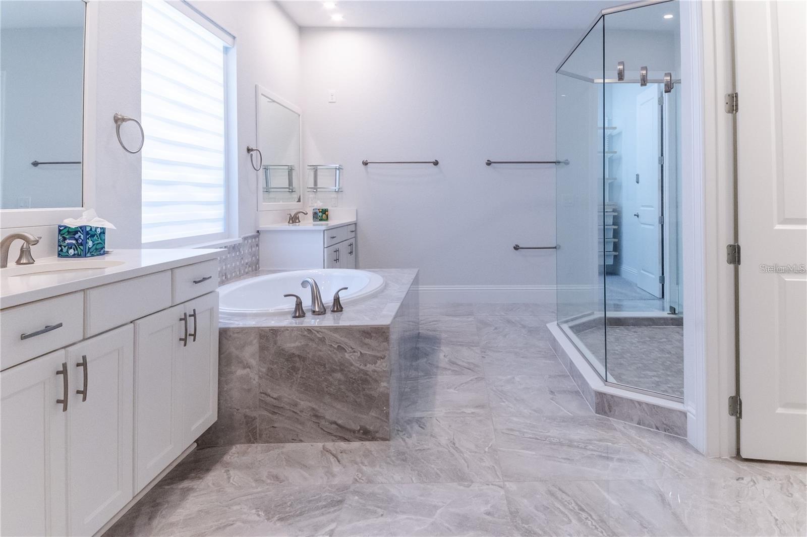 CASABELLA - Residential Lease