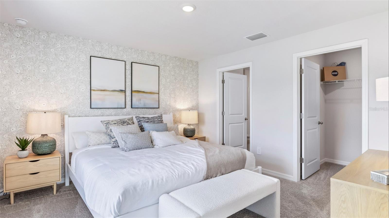 OAKFIELD LAKES - Residential