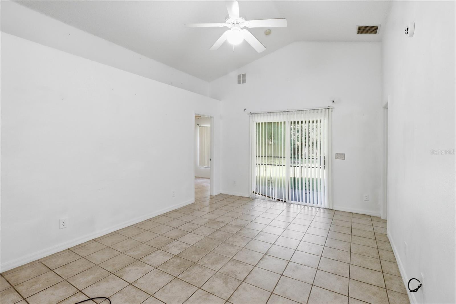 Casas a venda 4 - Jen Dantas 6100 LEE LAN DRIVE