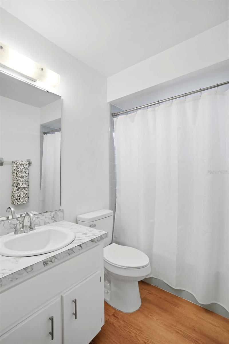 VILLAGE GREEN PH 02 - Residential