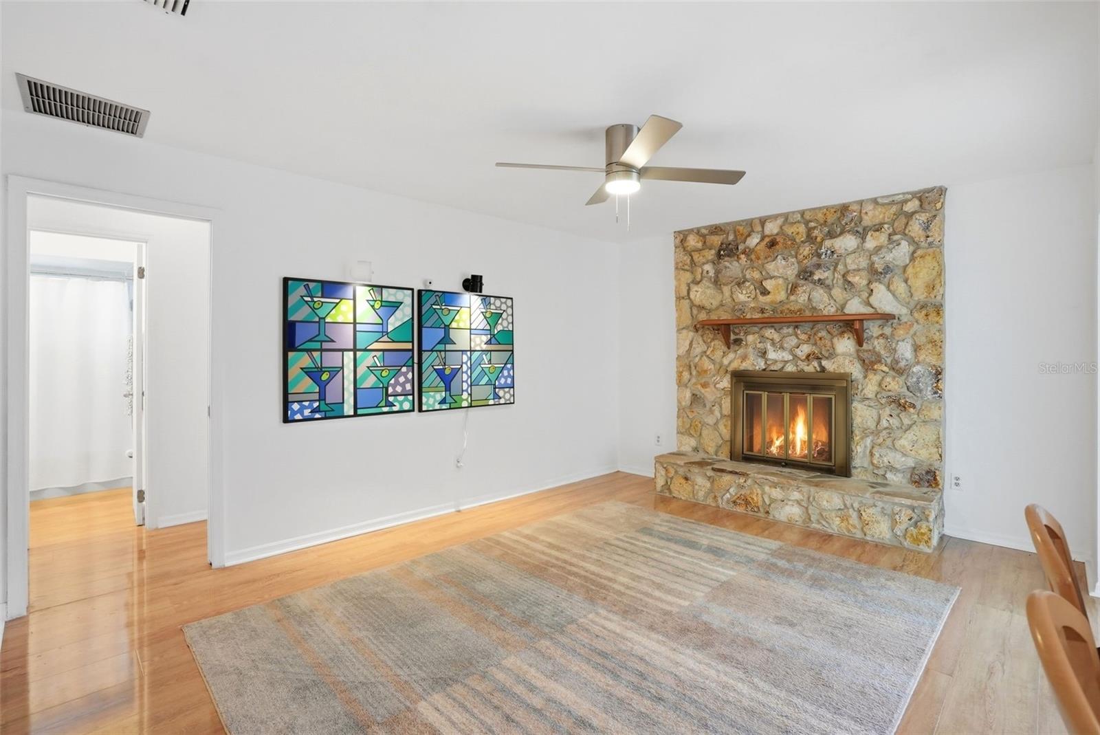 VILLAGE GREEN PH 02 - Residential