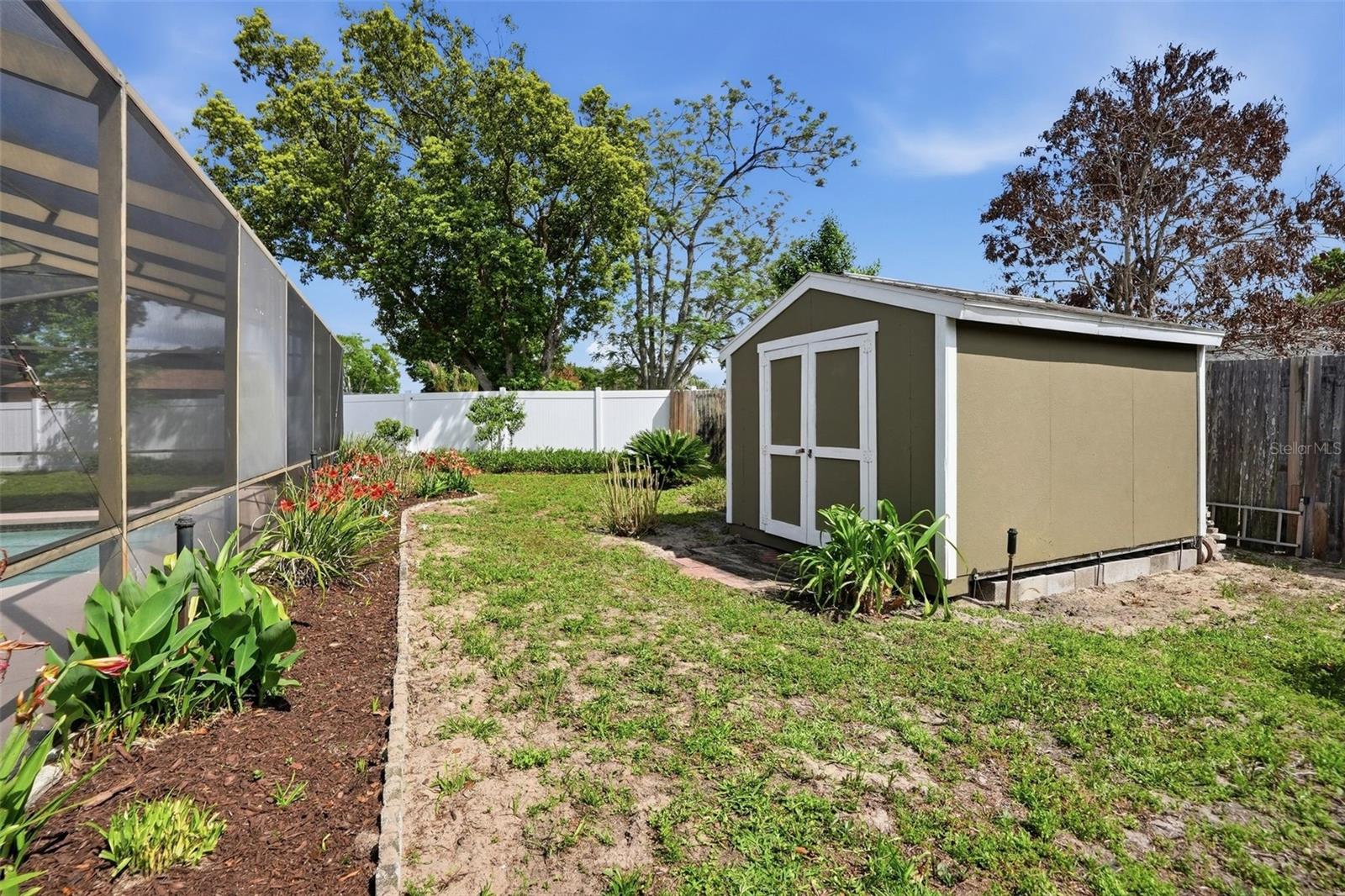 VILLAGE GREEN PH 02 - Residential