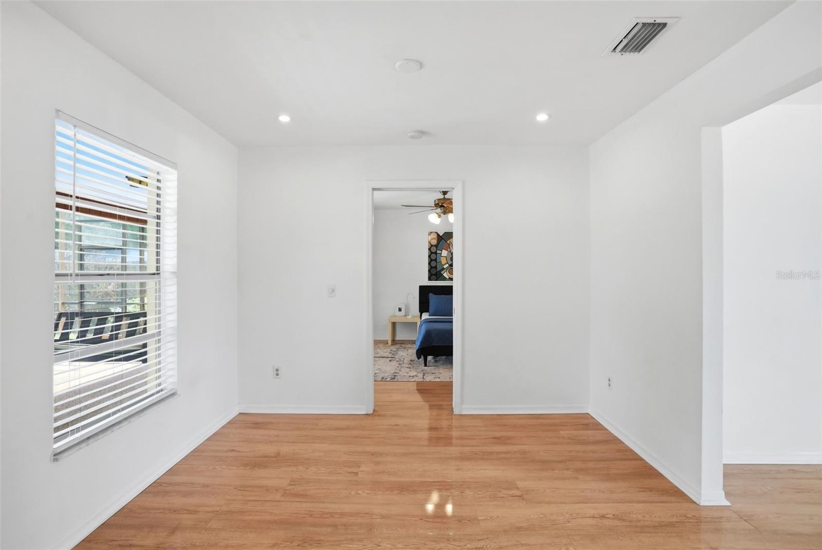 VILLAGE GREEN PH 02 - Residential