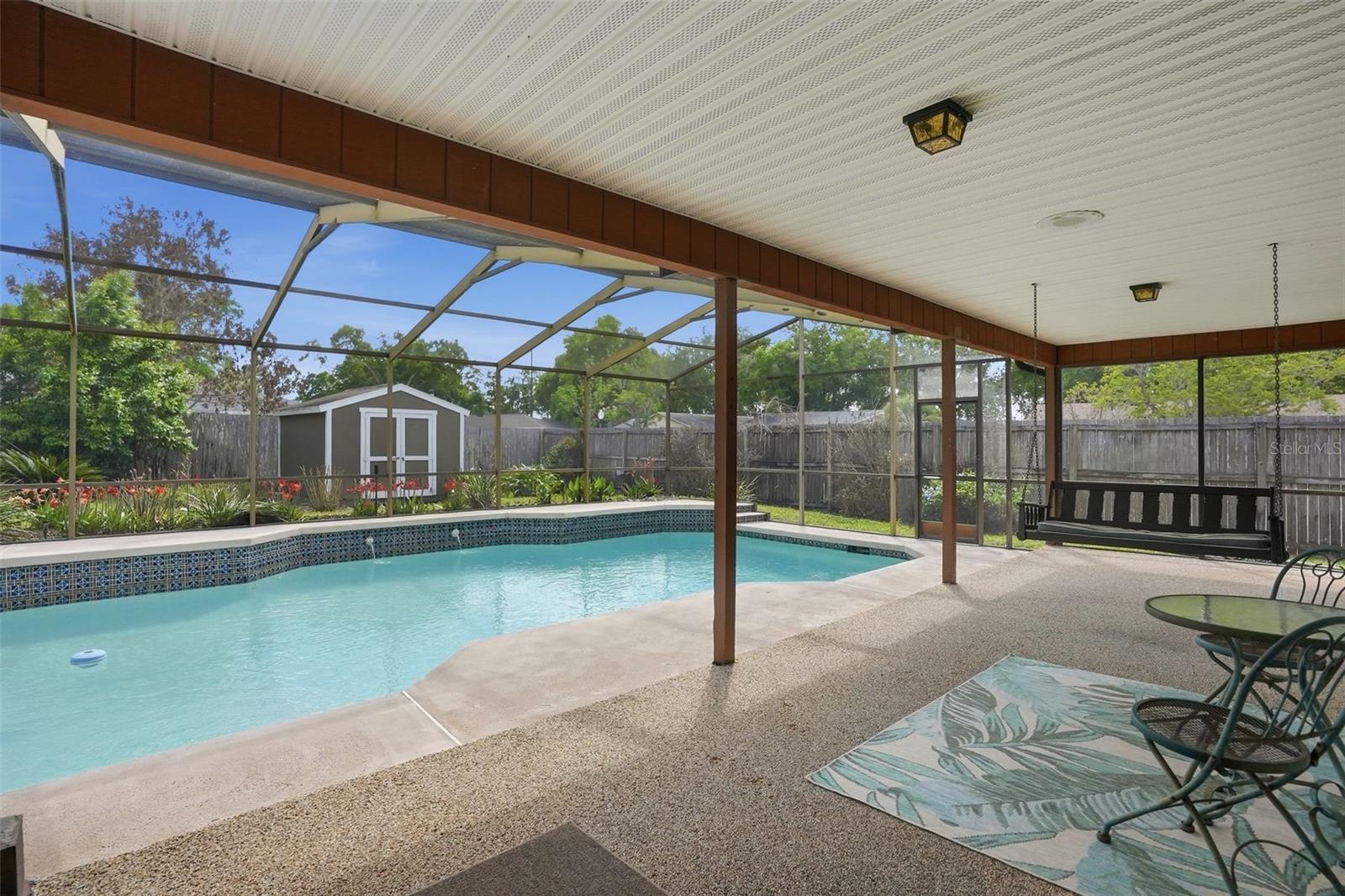 VILLAGE GREEN PH 02 - Residential