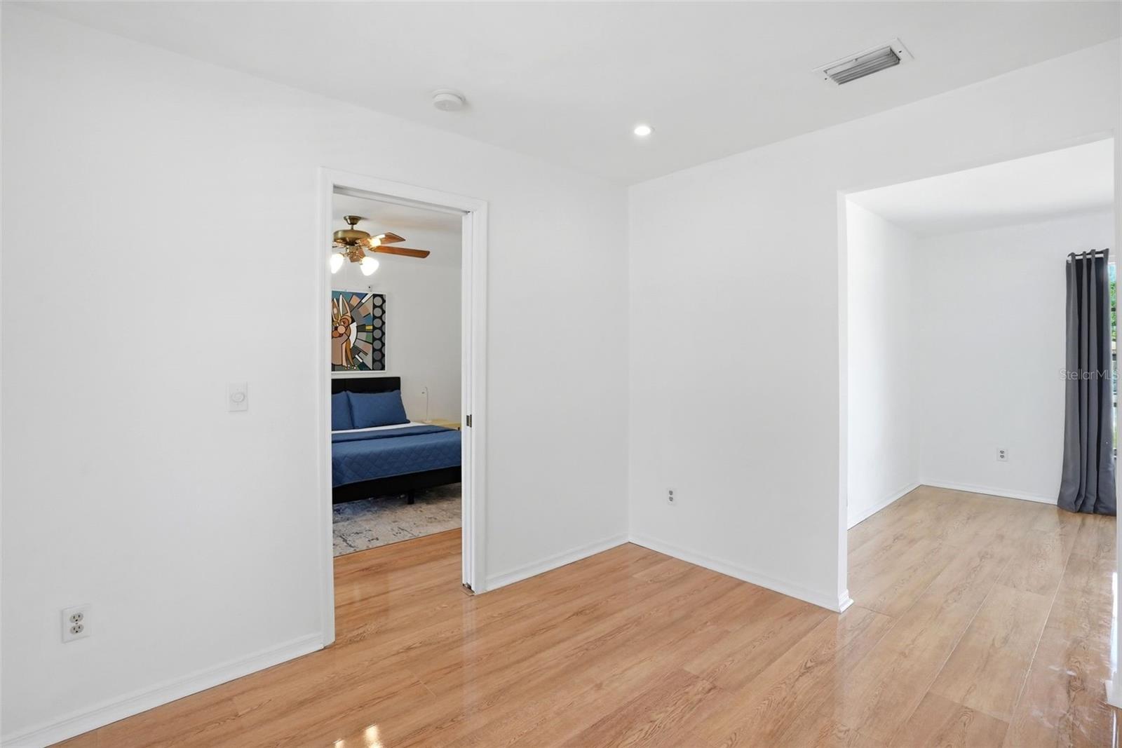 VILLAGE GREEN PH 02 - Residential