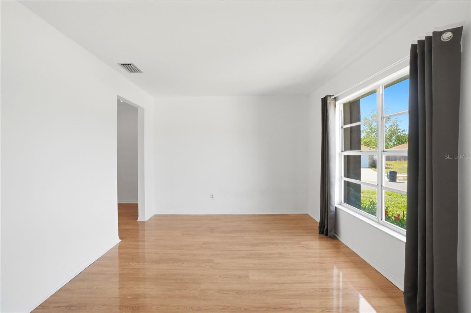 VILLAGE GREEN PH 02 - Residential