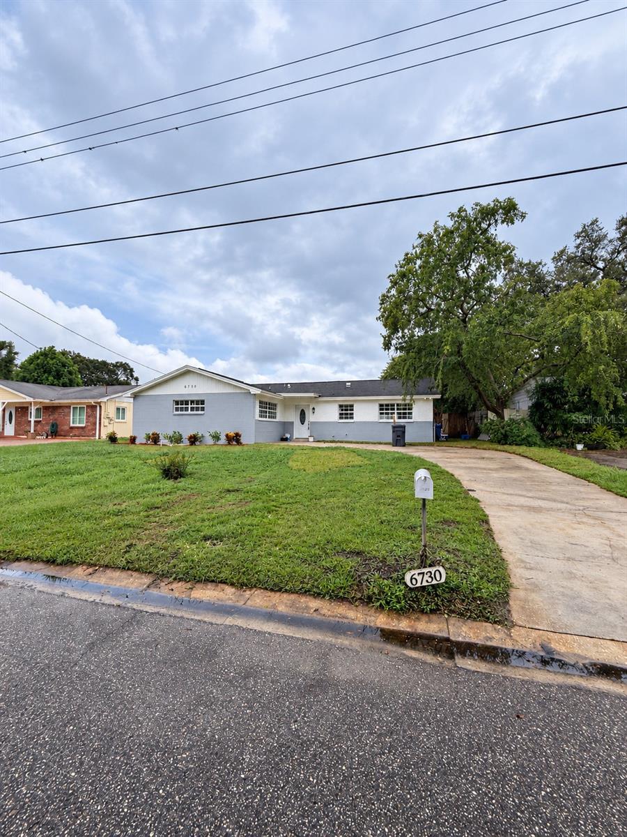 Photo of 6730 Ralston Beach Circle, Tampa, FL 33614 (MLS # TB8557017)