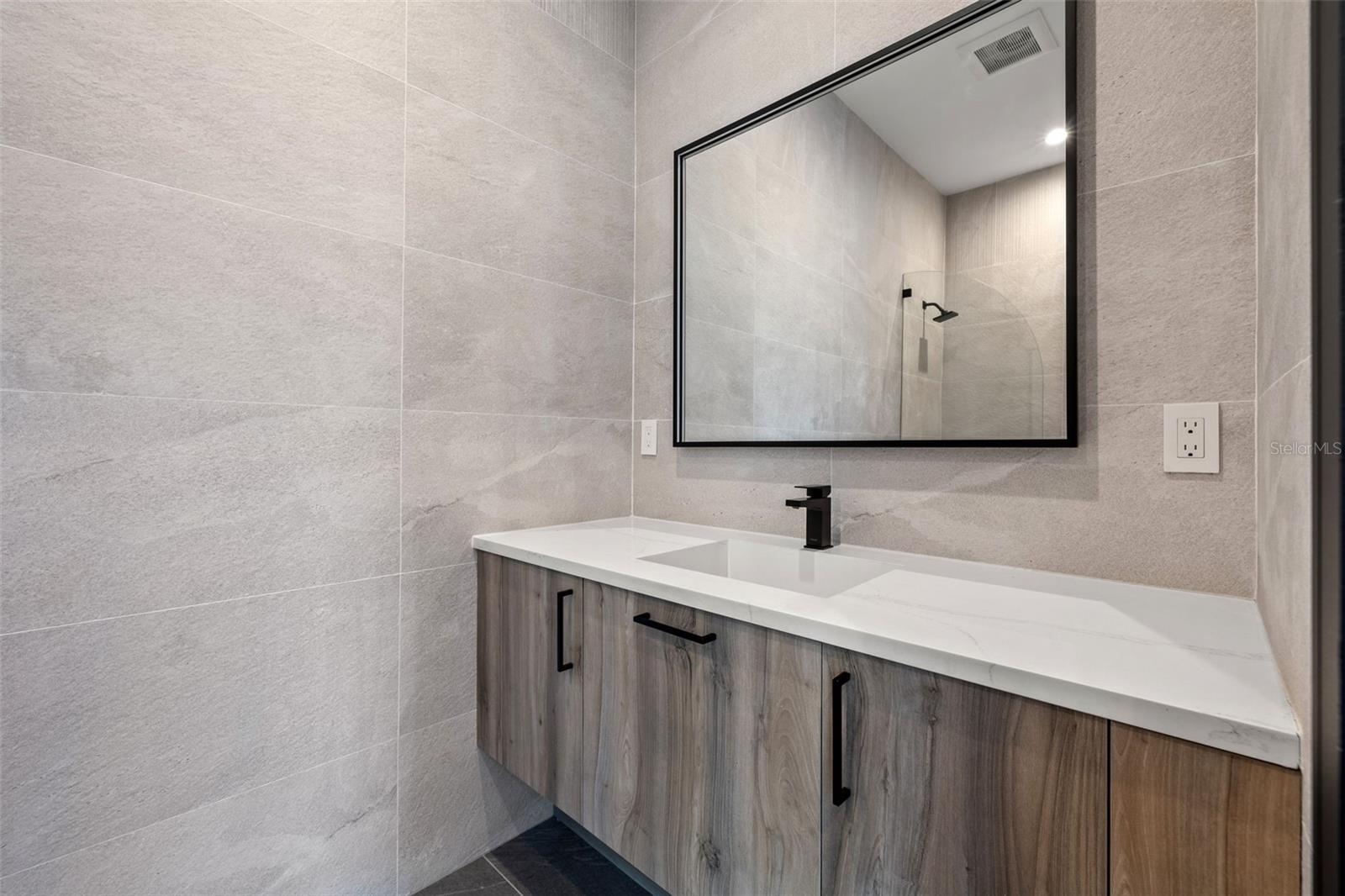 EDEN SHORES SEC 4 BLK 6, LOT 2 - Residential