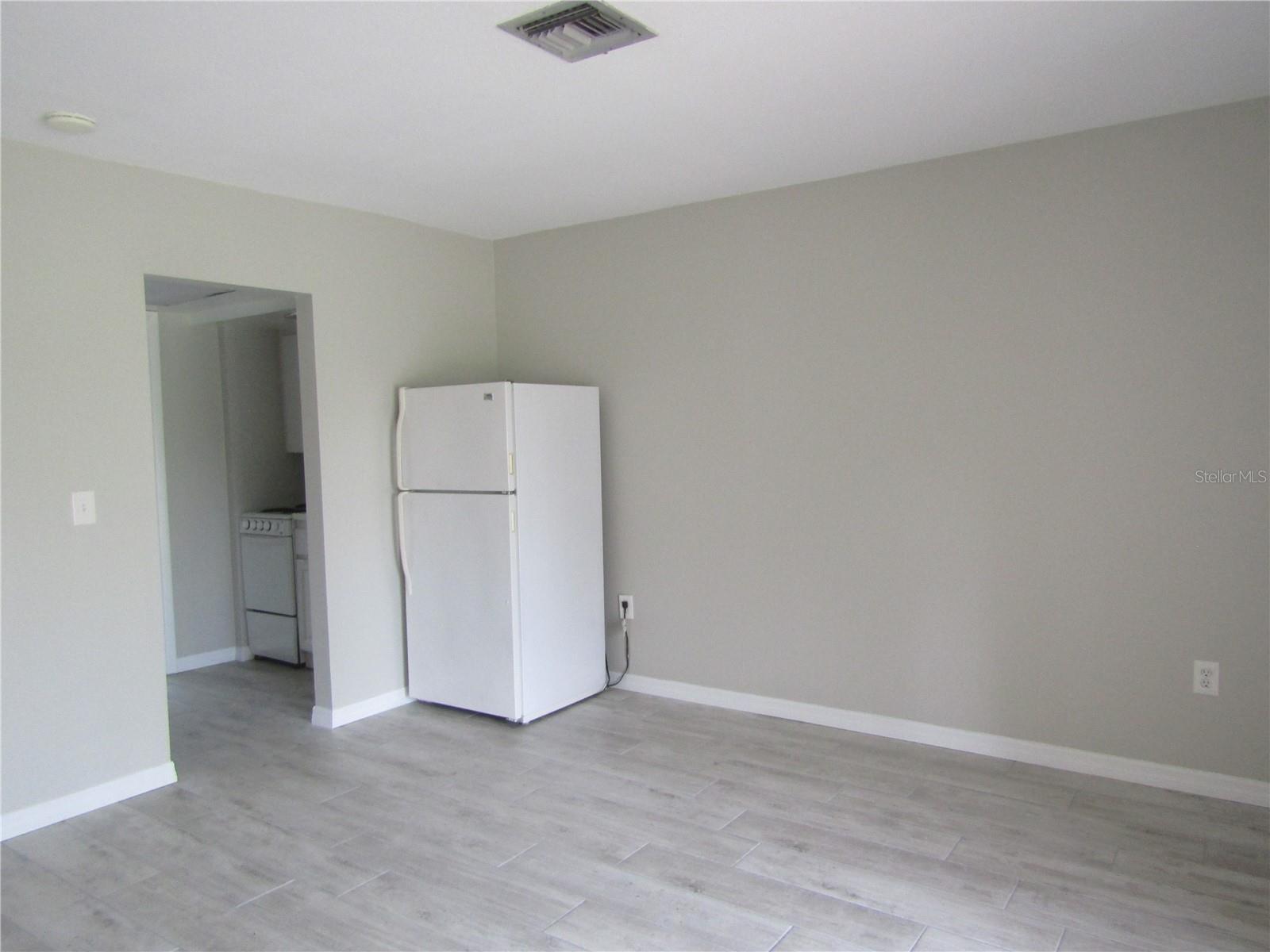 BUNKER OAKS - Residential Lease