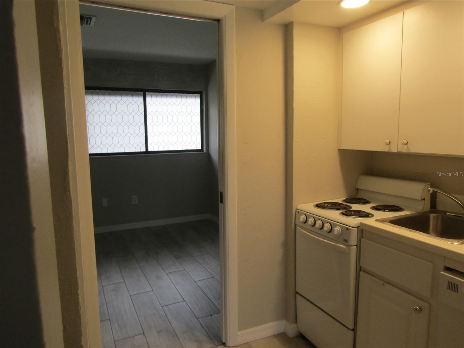 BUNKER OAKS - Residential Lease