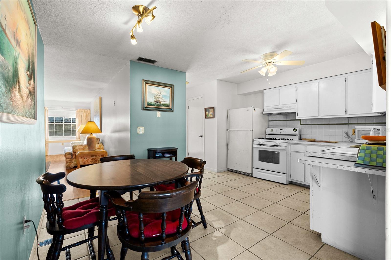 SPRINGWOOD VILLAS - Residential