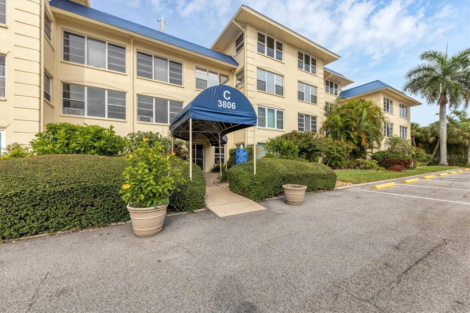 3806 GULF OF MEXICO DRIVE C211