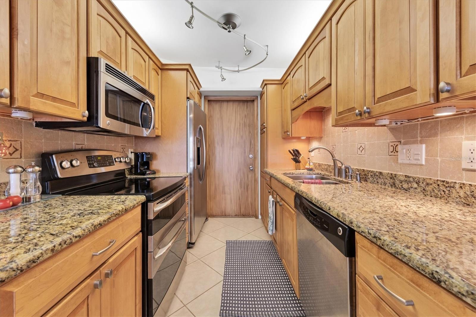 3806 GULF OF MEXICO DRIVE C211
