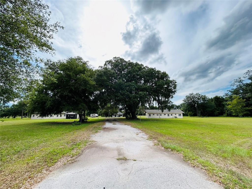 Photo of 8010 SE Us Highway 301, Hawthorne, FL 32640 (MLS # O6378679)